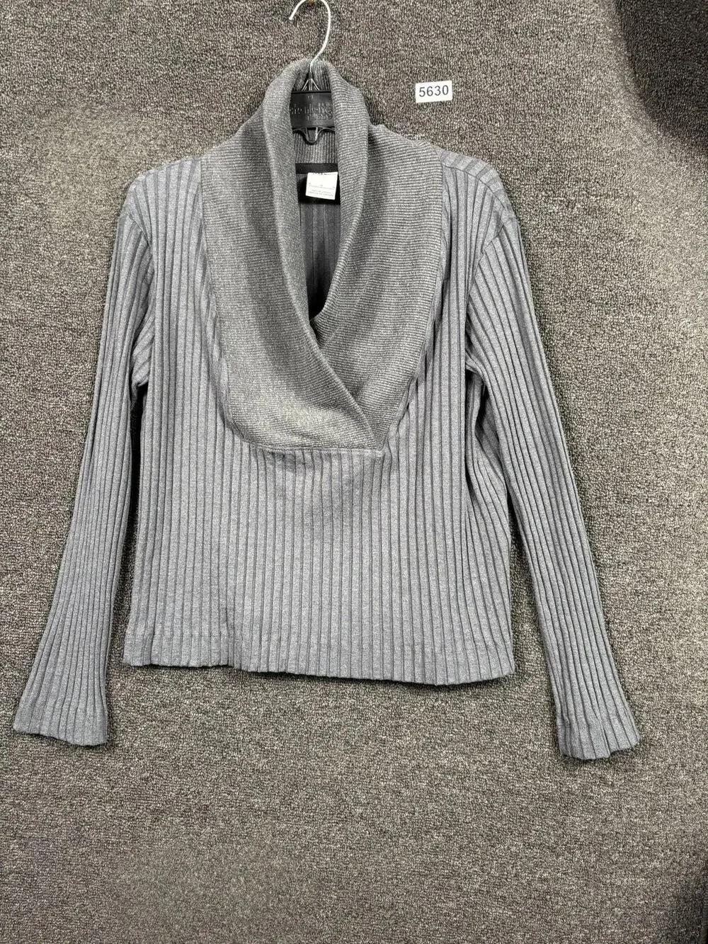 Nike Yoga Sweater Womens Medium Gray Cowl Neck Ribbed Long Sleeve DD5828-010
